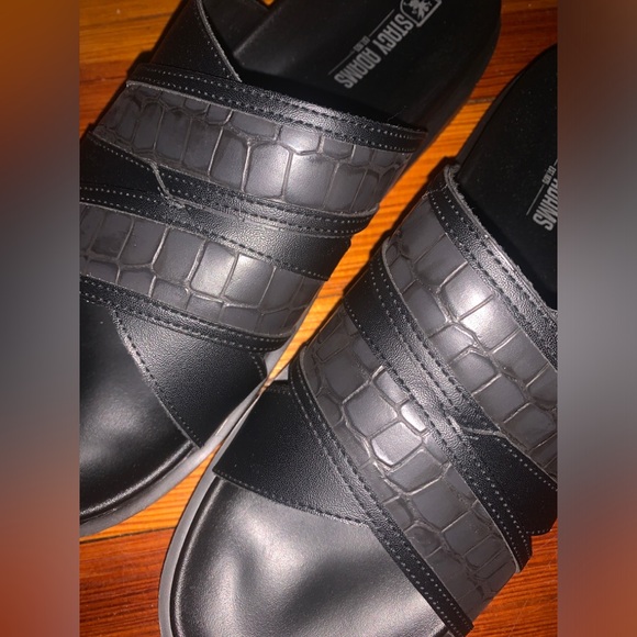Stacy Adams Mondo cross-strap Slide Sandals